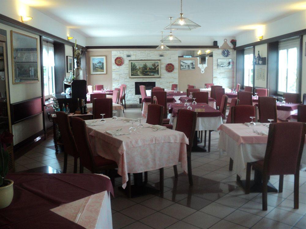 Albergo Del Cacciatore Cremeno Buitenkant foto
